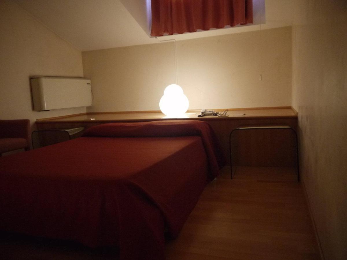 Bastiglia Hotel Le Cardinal מראה חיצוני תמונה