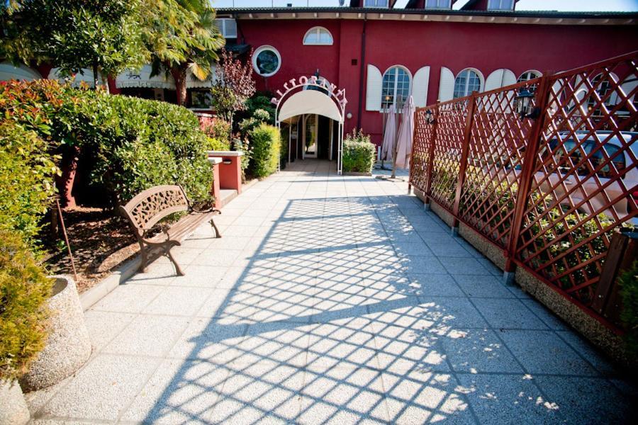 Bastiglia Hotel Le Cardinal מראה חיצוני תמונה