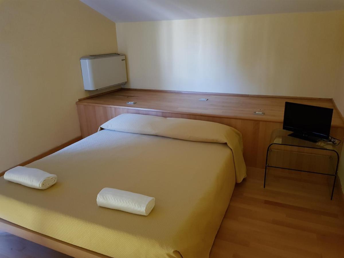 Bastiglia Hotel Le Cardinal מראה חיצוני תמונה
