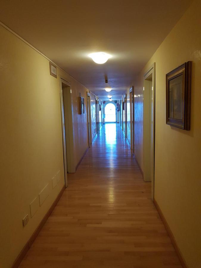 Bastiglia Hotel Le Cardinal מראה חיצוני תמונה