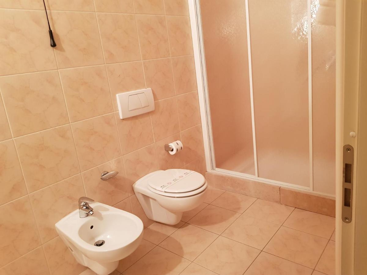 Bastiglia Hotel Le Cardinal מראה חיצוני תמונה