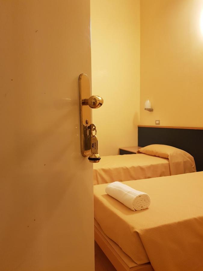 Bastiglia Hotel Le Cardinal מראה חיצוני תמונה
