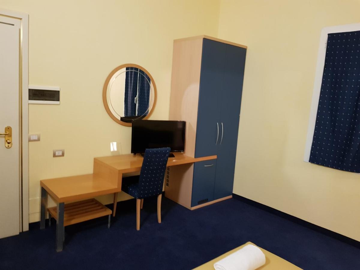 Bastiglia Hotel Le Cardinal מראה חיצוני תמונה