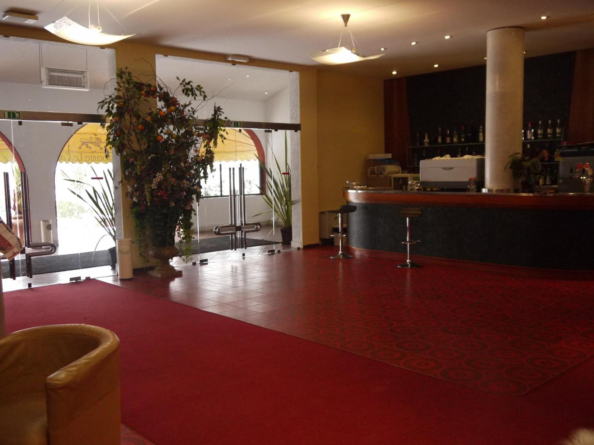 Bastiglia Hotel Le Cardinal מראה חיצוני תמונה